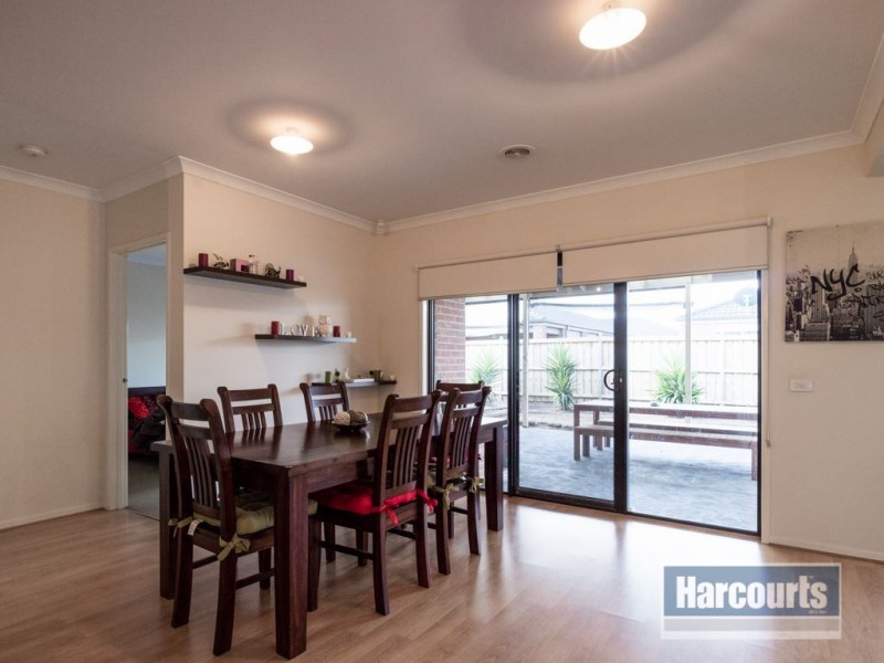49 Linden Tree Way, Cranbourne North VIC 3977