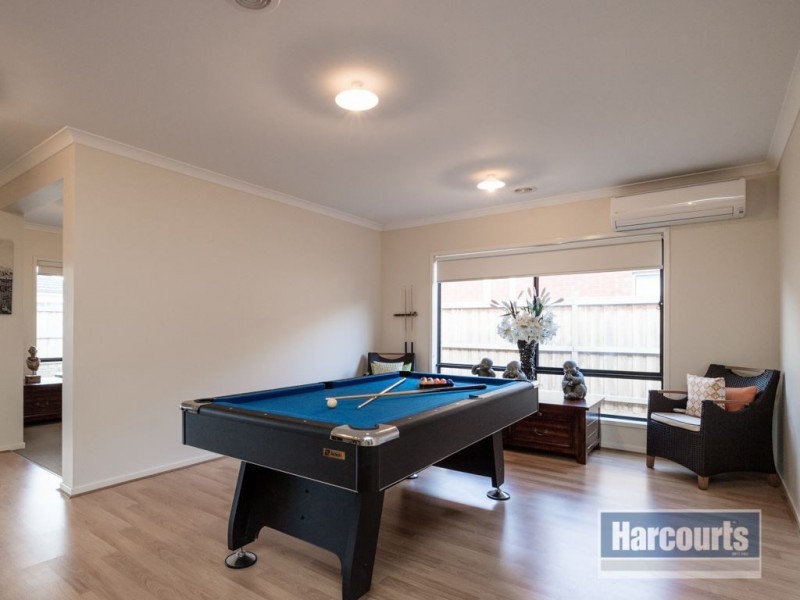 49 Linden Tree Way, Cranbourne North VIC 3977