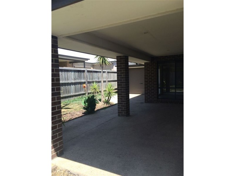 5 Harperden Terrace, Cranbourne VIC 3977