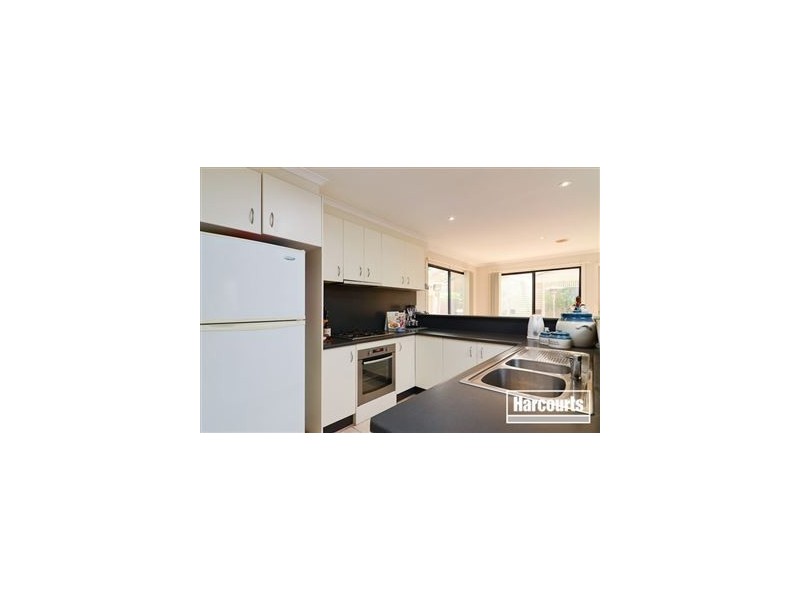 10 Hyacinth Rise, Narre Warren South VIC 3805