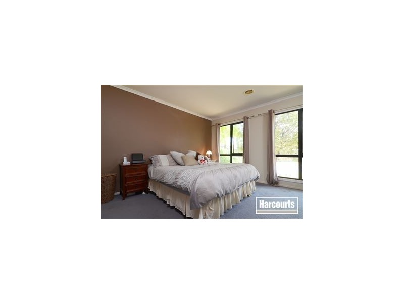 10 Hyacinth Rise, Narre Warren South VIC 3805