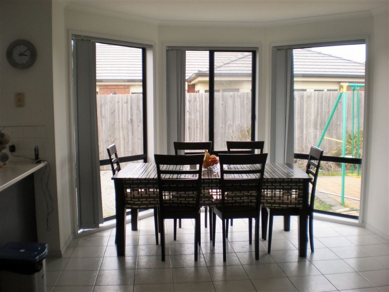 28 Abbey Road, Narre Warren South VIC 3805