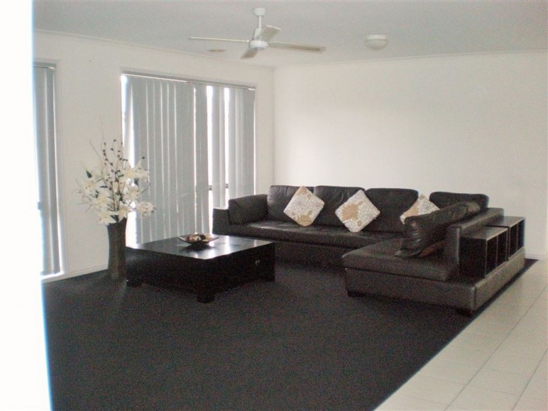 28 Abbey Road, Narre Warren South VIC 3805