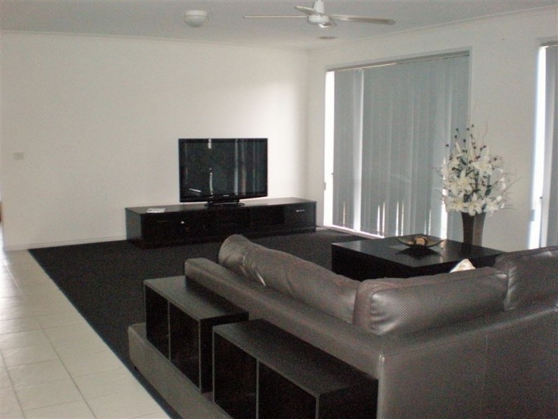 28 Abbey Road, Narre Warren South VIC 3805