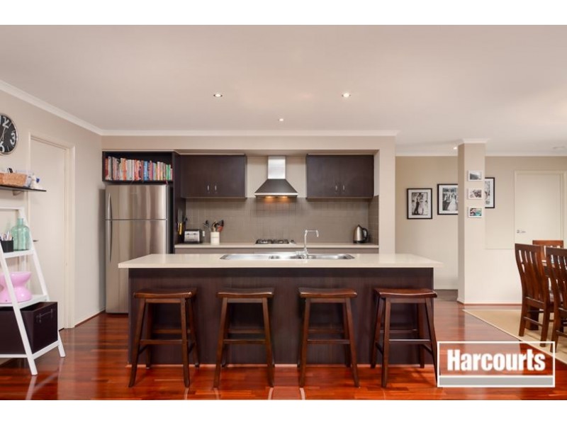 8 Tournament Place, Cranbourne North VIC 3977