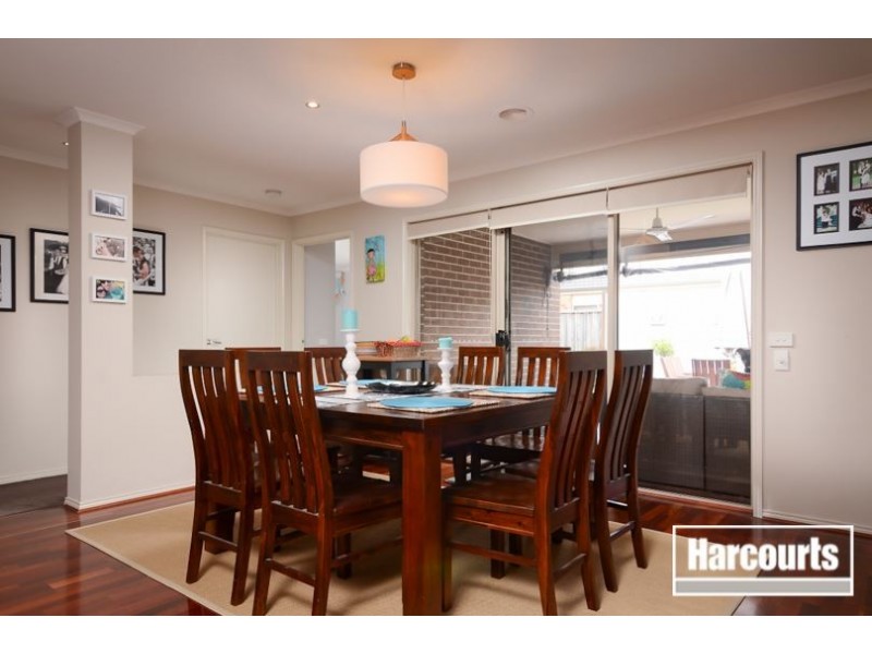 8 Tournament Place, Cranbourne North VIC 3977