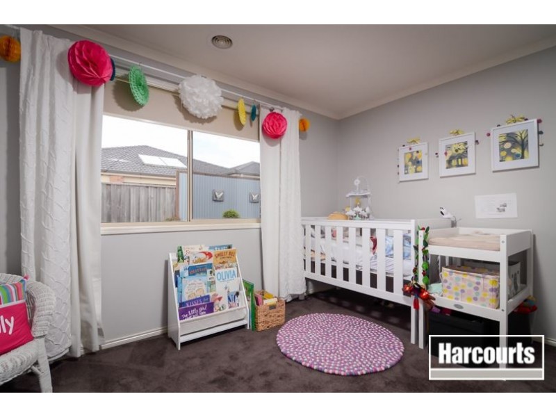 8 Tournament Place, Cranbourne North VIC 3977