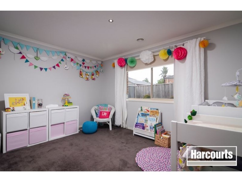 8 Tournament Place, Cranbourne North VIC 3977