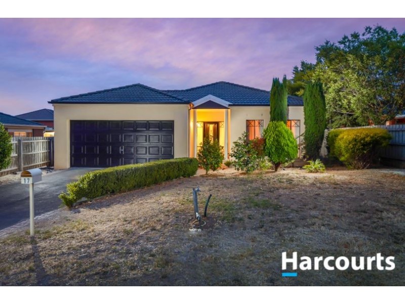 17 Haydn Place, Narre Warren South VIC 3805