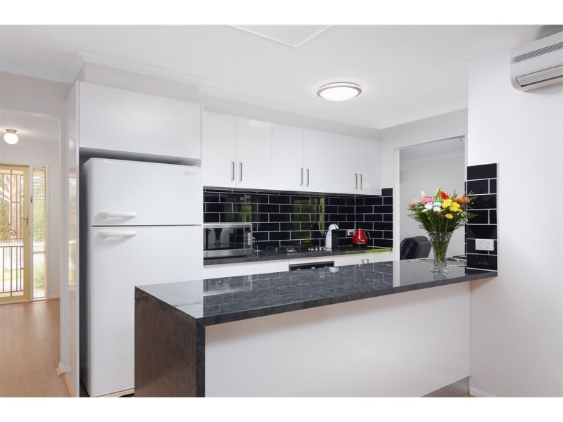 7 Waltham Mews, Cranbourne East VIC 3977