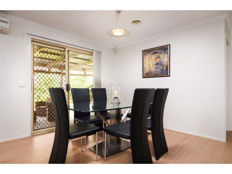 7 Waltham Mews, Cranbourne East VIC 3977