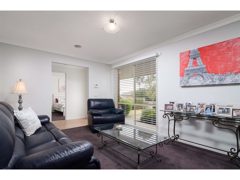 7 Waltham Mews, Cranbourne East VIC 3977