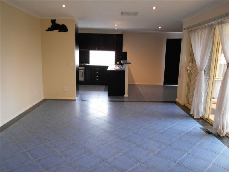 19 Innes Court, Berwick VIC 3806