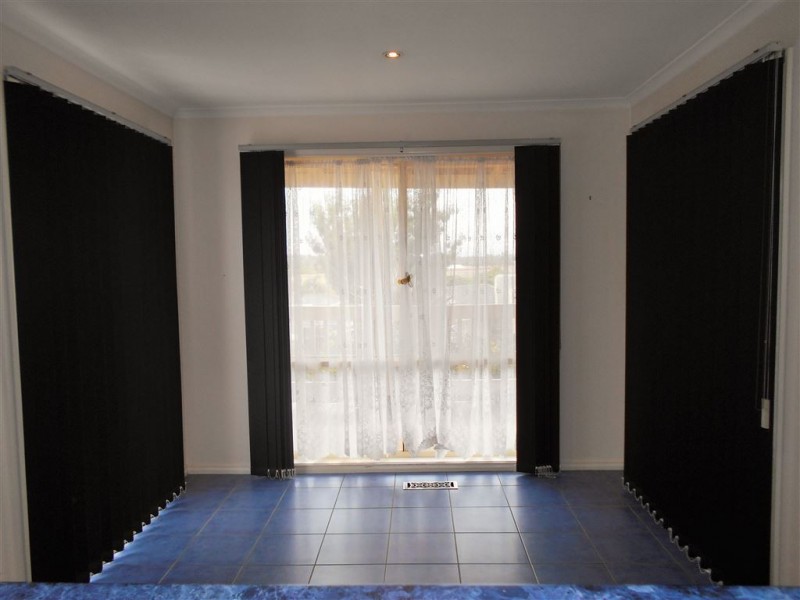 19 Innes Court, Berwick VIC 3806