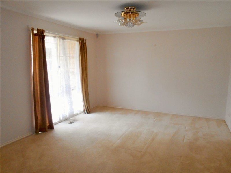 19 Innes Court, Berwick VIC 3806