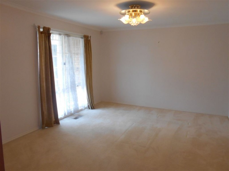 19 Innes Court, Berwick VIC 3806