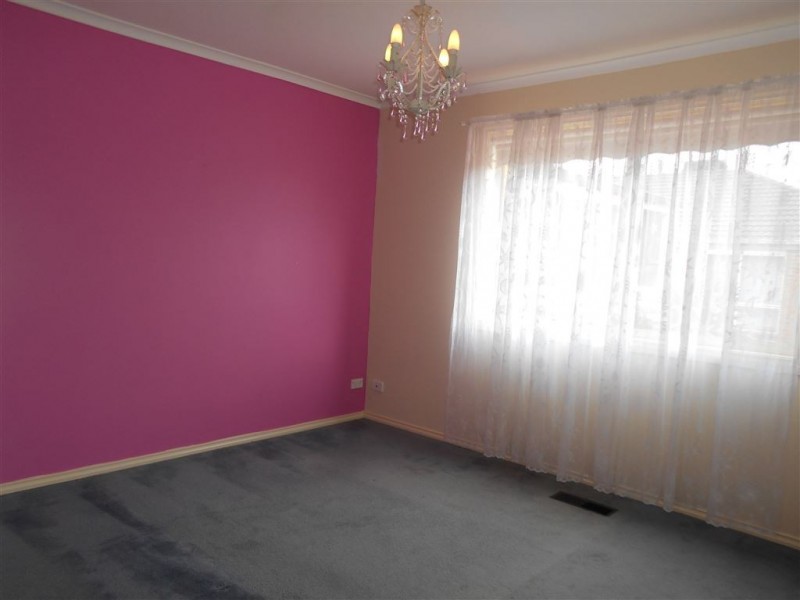 19 Innes Court, Berwick VIC 3806