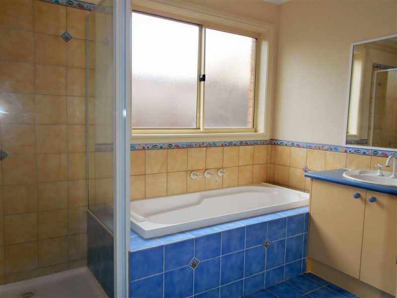 19 Innes Court, Berwick VIC 3806