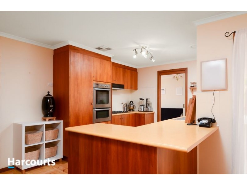 1 Reginald Close, Berwick VIC 3806