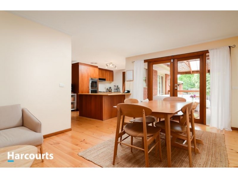 1 Reginald Close, Berwick VIC 3806