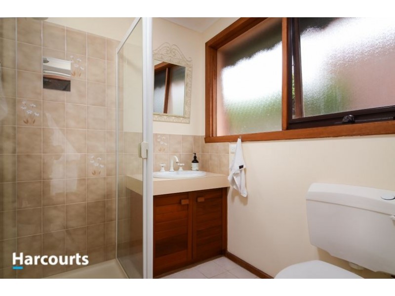 1 Reginald Close, Berwick VIC 3806