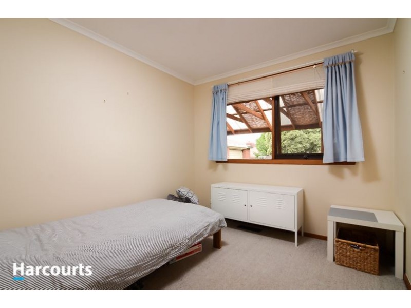 1 Reginald Close, Berwick VIC 3806