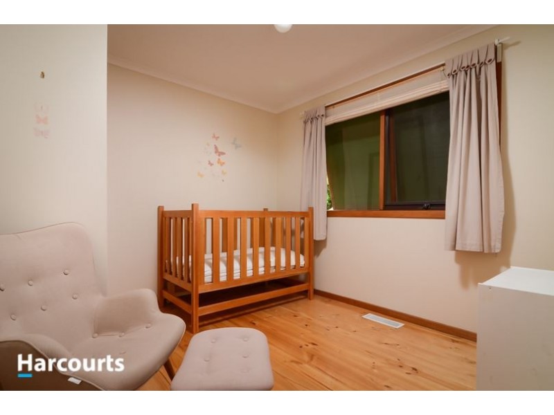 1 Reginald Close, Berwick VIC 3806