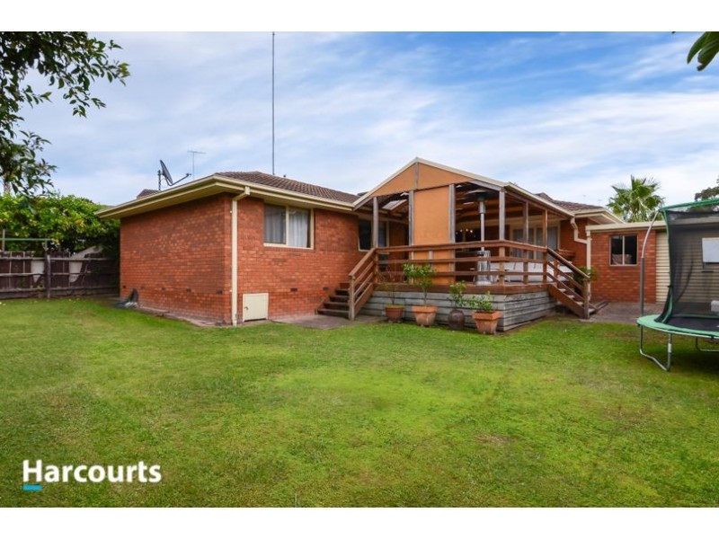 1 Reginald Close, Berwick VIC 3806