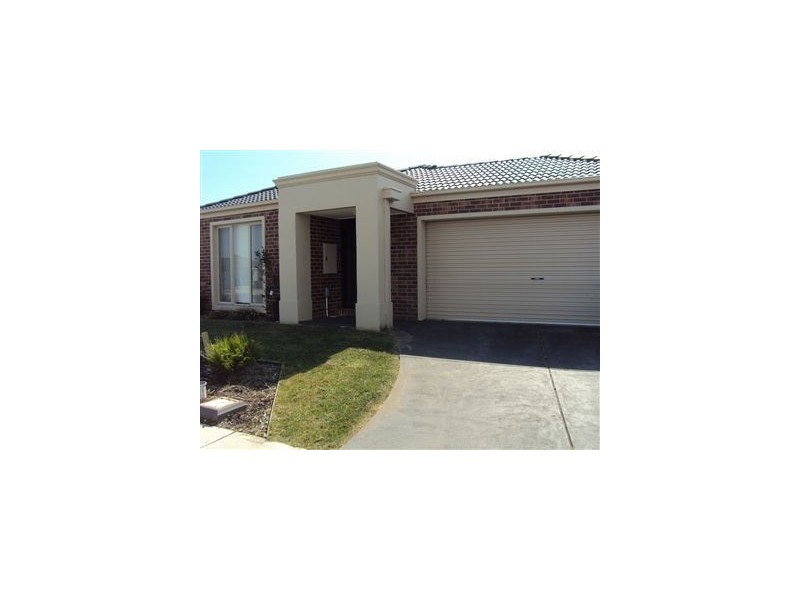 29 Evesham Street, Cranbourne North VIC 3977