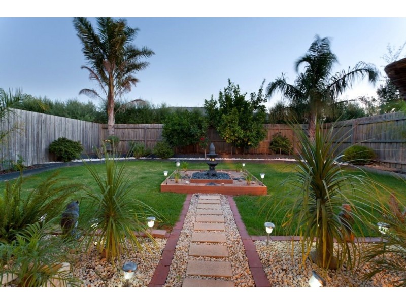 13 Provence Place, Narre Warren South VIC 3805