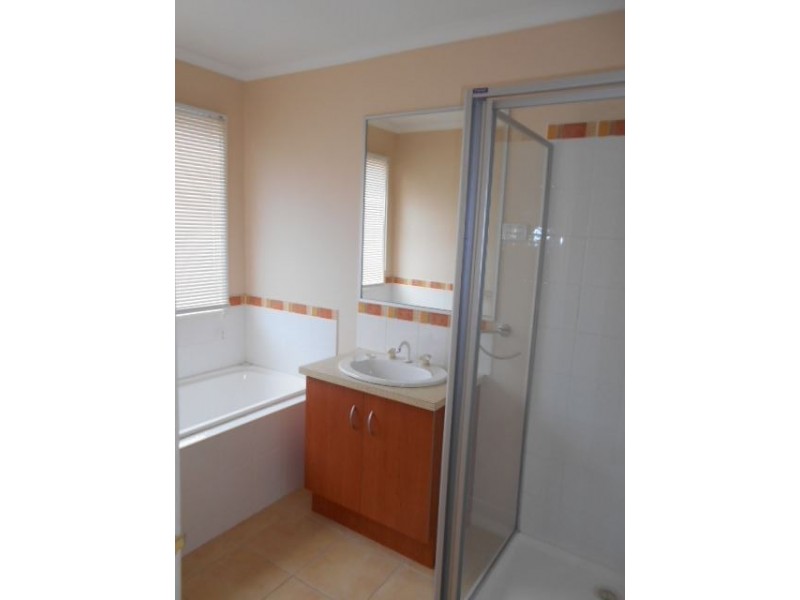 7 Chisholm Crescent, Narre Warren South VIC 3805