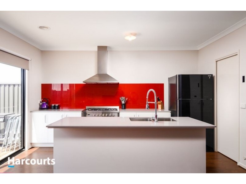 33 Artfield Street, Cranbourne East VIC 3977