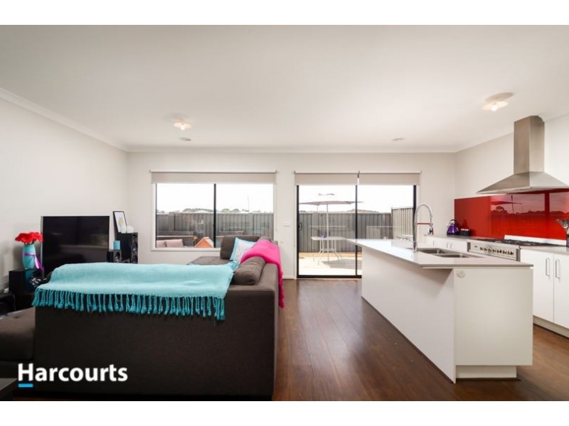 33 Artfield Street, Cranbourne East VIC 3977