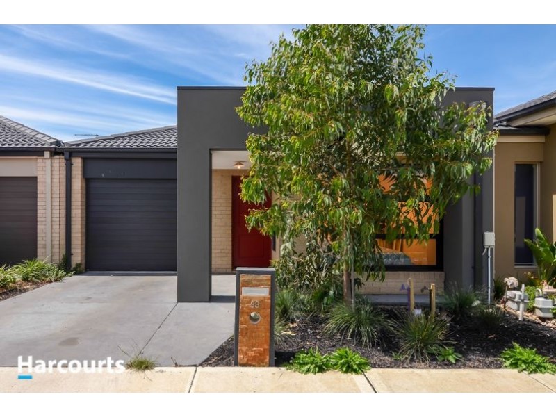 33 Artfield Street, Cranbourne East VIC 3977