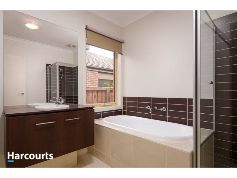 16 Misty Close, Berwick VIC 3806