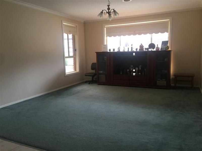 22 Hampshire Drive, Narre Warren South VIC 3805