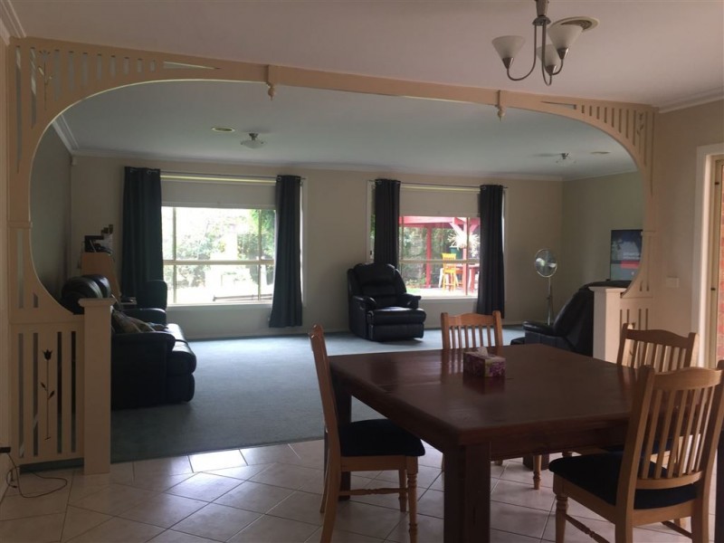 22 Hampshire Drive, Narre Warren South VIC 3805