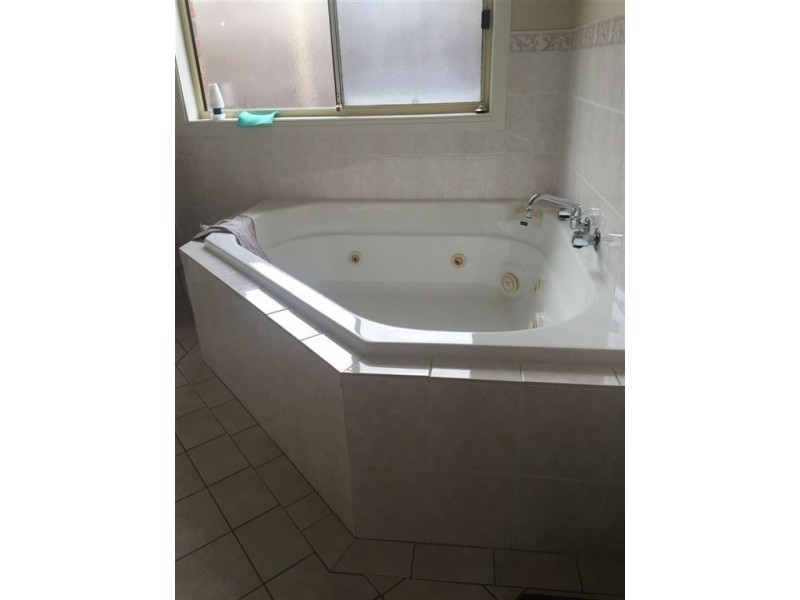 22 Hampshire Drive, Narre Warren South VIC 3805