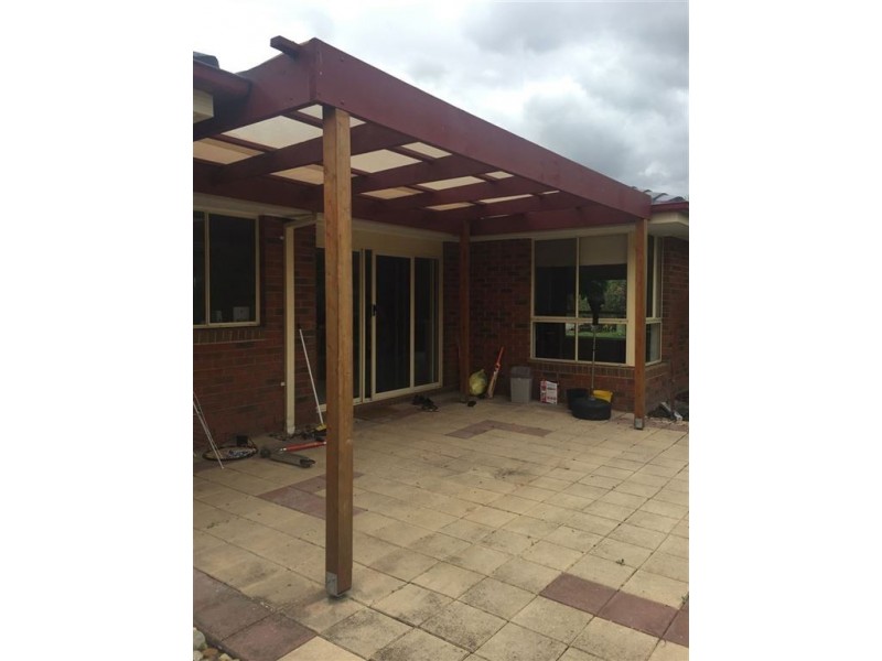 22 Hampshire Drive, Narre Warren South VIC 3805