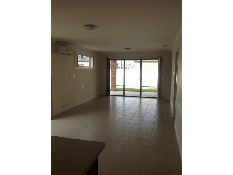 17 Bavaria Lane, Pakenham VIC 3810