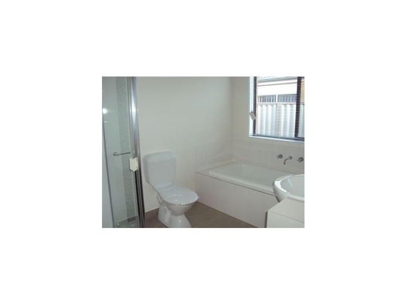 17 Bavaria Lane, Pakenham VIC 3810