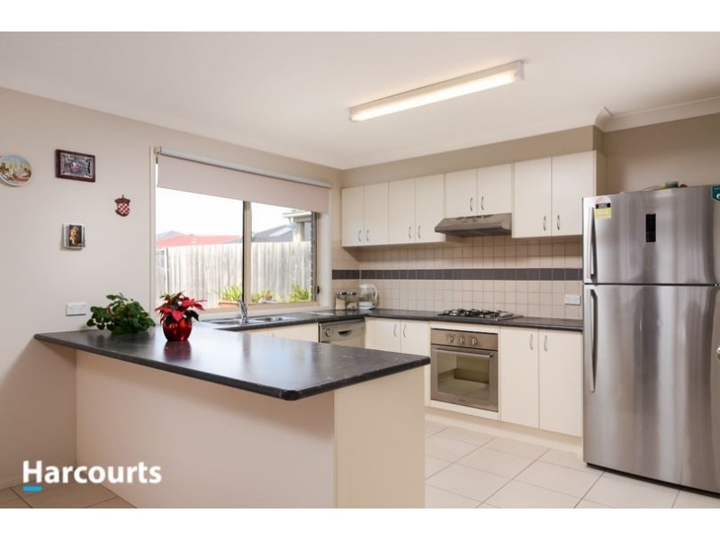 54 Bellarine Drive, Cranbourne VIC 3977