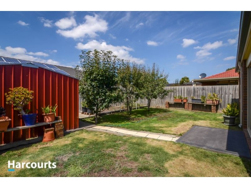 54 Bellarine Drive, Cranbourne VIC 3977