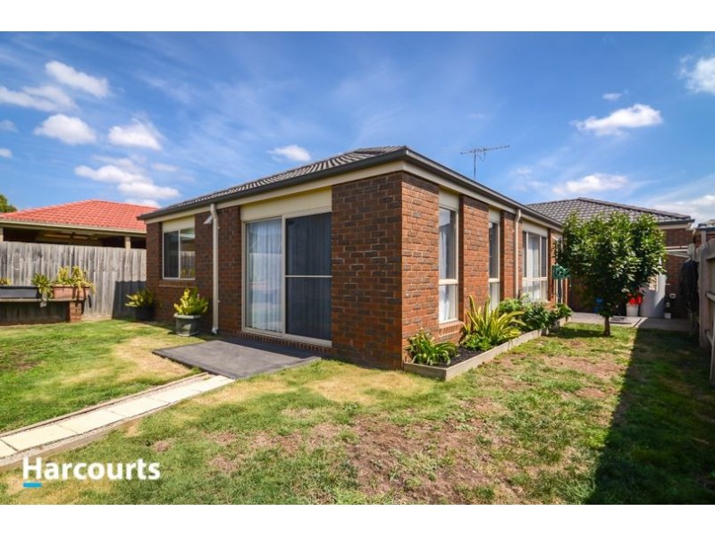 54 Bellarine Drive, Cranbourne VIC 3977