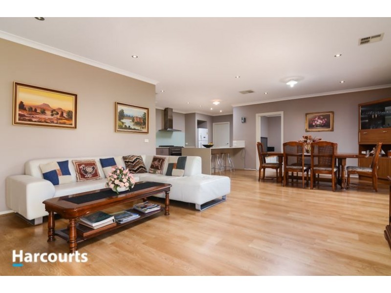 10 Cribb Cove, Narre Warren South VIC 3805