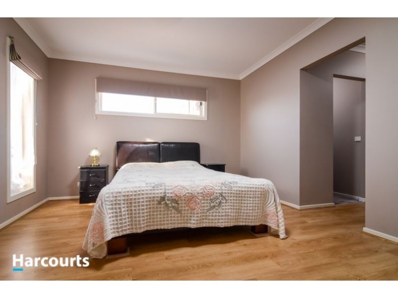 10 Cribb Cove, Narre Warren South VIC 3805