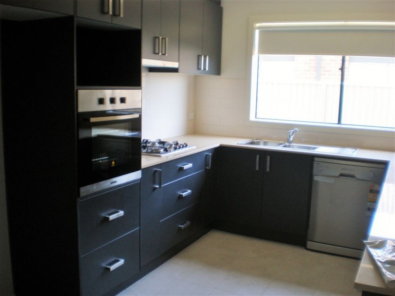 47 Statesman Circuit, Cranbourne East VIC 3977