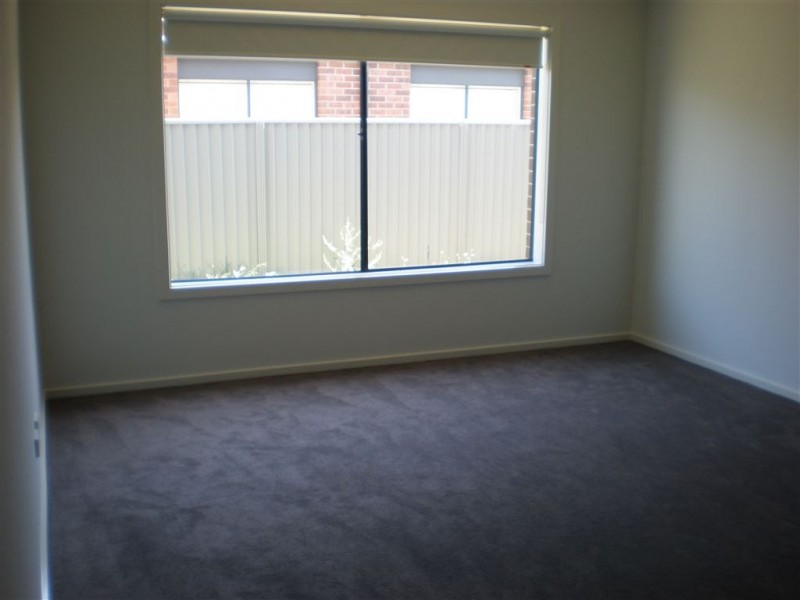 47 Statesman Circuit, Cranbourne East VIC 3977