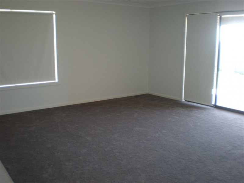 47 Statesman Circuit, Cranbourne East VIC 3977