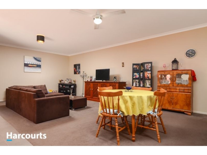 20 Blackledge Drive, Cranbourne East VIC 3977